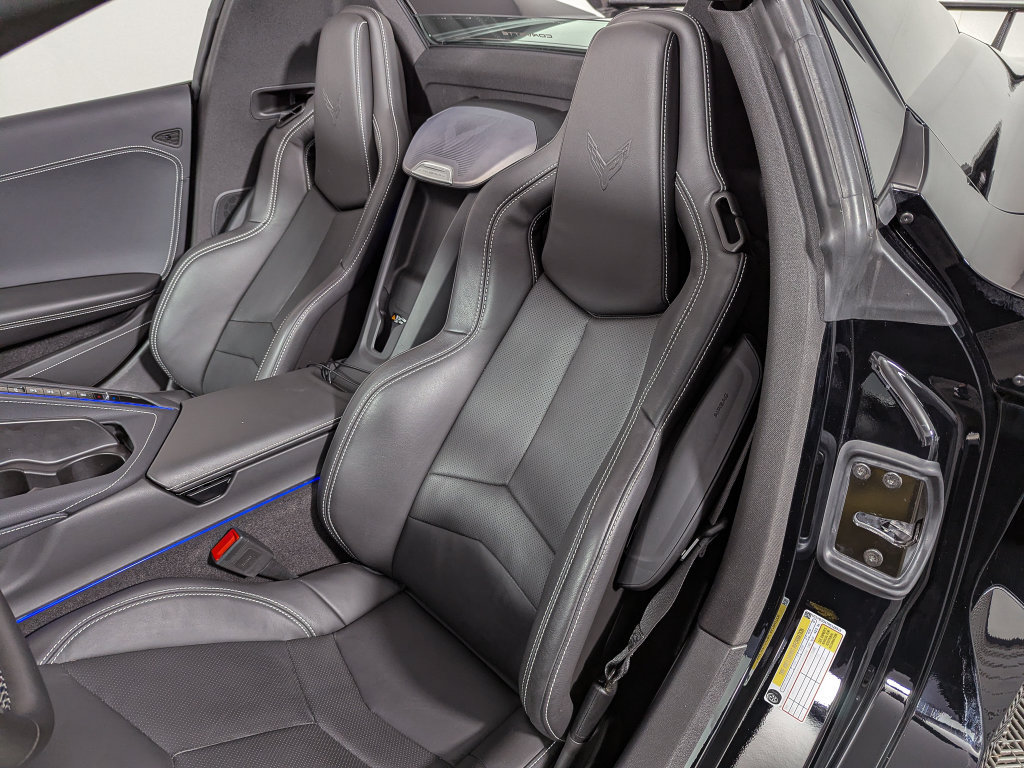 Used 2024 Chevrolet Corvette Stingray Preferred Conv w/ Z51 Performance Package RWD image 21