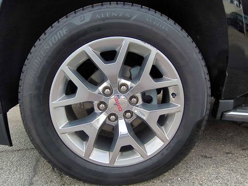 Used 2018 GMC Yukon SLT image 29