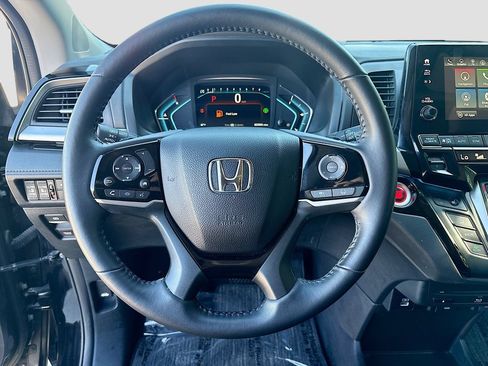 Used 2024 Honda Odyssey Touring image 11