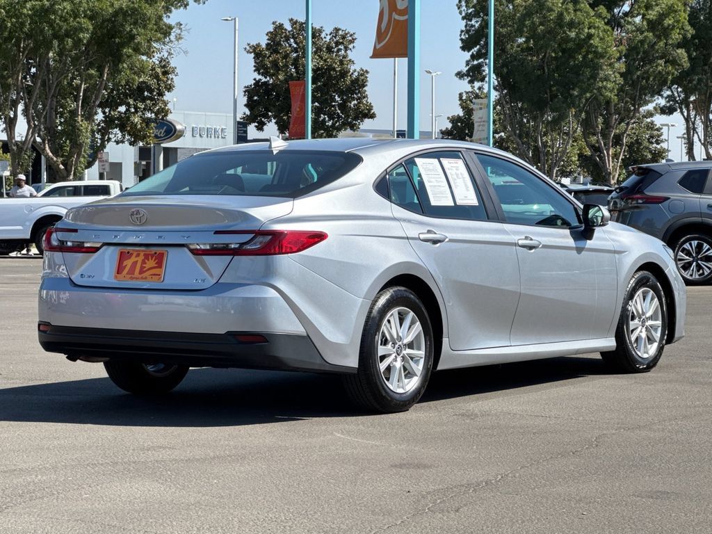 Used 2025 Toyota Camry LE FWD image 5