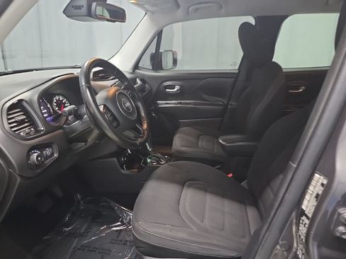 Used 2016 Jeep Renegade Latitude AWD/4WD image 19
