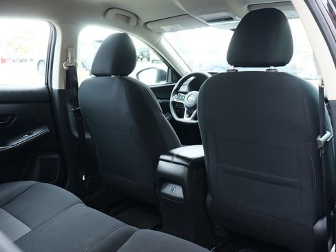 Used 2024 Nissan Sentra SV image 28