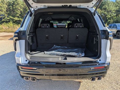 New 2026 Chevrolet Traverse High Country image 32