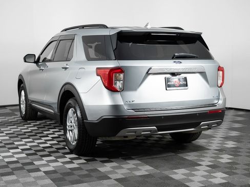 Used 2020 Ford Explorer XLT w/ Equipment Group 202A image 5