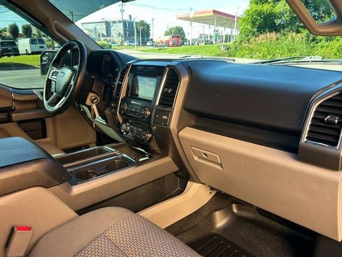 Used 2015 Ford F150 XLT w/ Equipment Group 302A Luxury AWD/4WD image 12