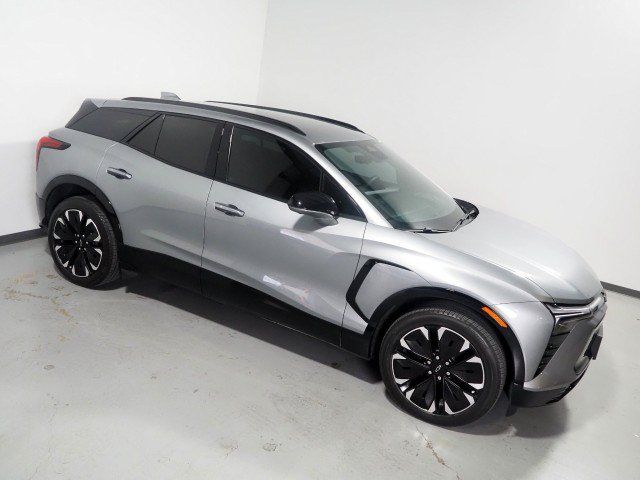 Used 2024 Chevrolet Blazer EV AWD RS image 11