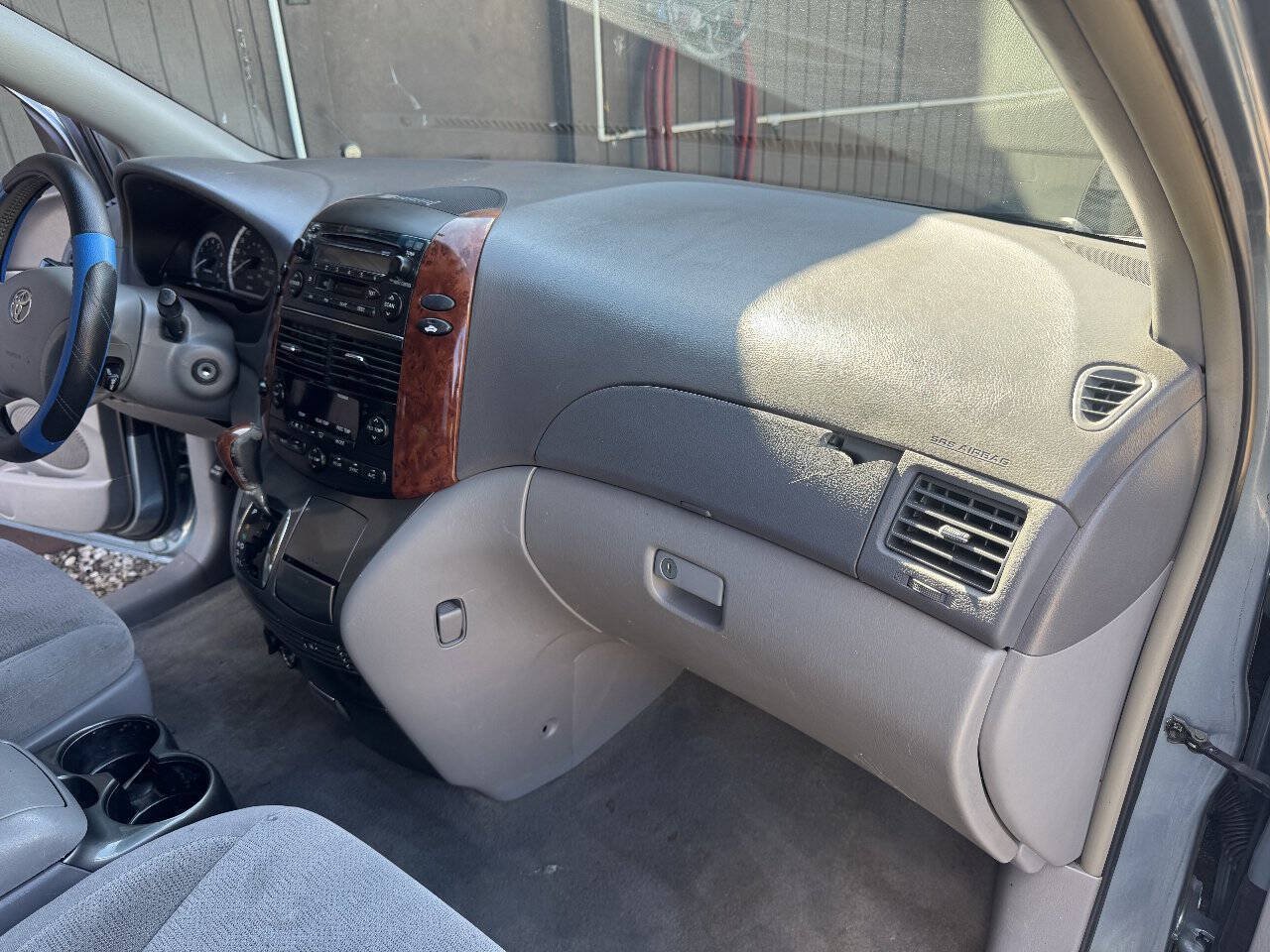 Used 2005 Toyota Sienna FWD image 13