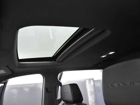 Used 2021 GMC Sierra 3500 Denali w/ Denali Ultimate Package image 33