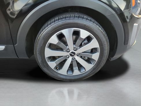 Used 2022 Kia Telluride S FWD image 30