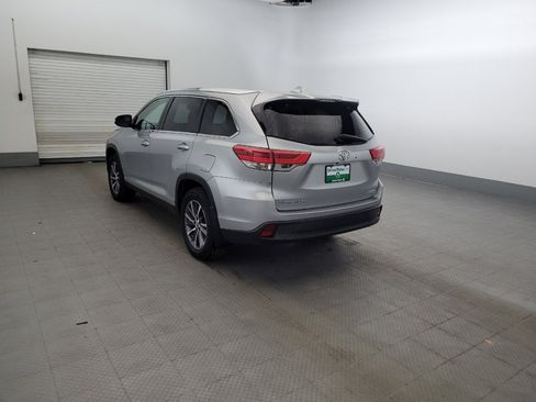 Used 2019 Toyota Highlander XLE AWD/4WD image 5