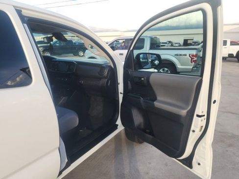 Used 2022 Toyota Tacoma SR image 38