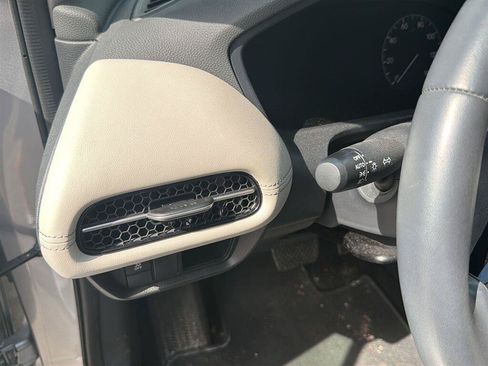 Used 2024 Honda HR-V EX-L image 8