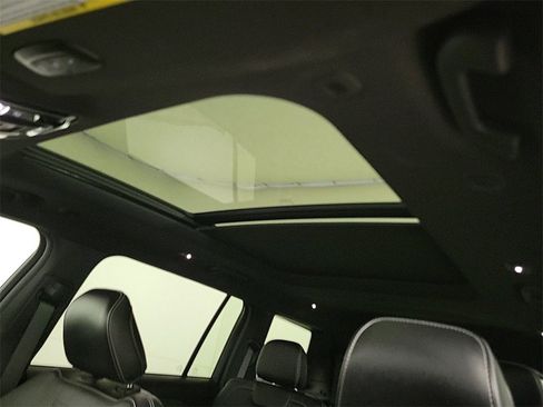 Used 2024 Jeep Grand Cherokee L Overland image 11