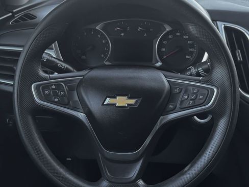 Used 2019 Chevrolet Equinox LT AWD/4WD image 18