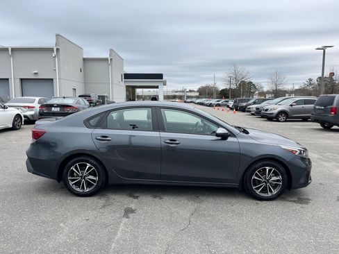 Used 2023 Kia Forte LXS image 19