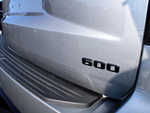 Used 2023 Cadillac Escalade Sport image 11