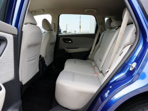 Used 2021 Nissan Rogue SV image 18