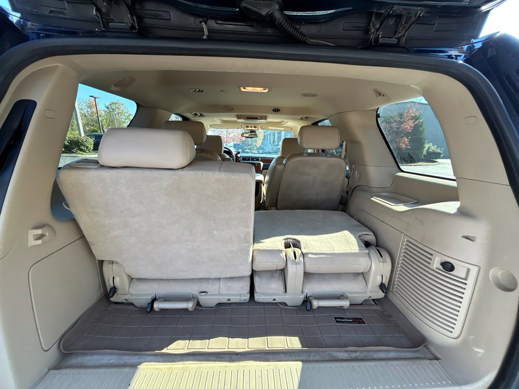 Used 2008 Chevrolet Tahoe LTZ w/ LTZ Preferred Equipment Group AWD/4WD image 35
