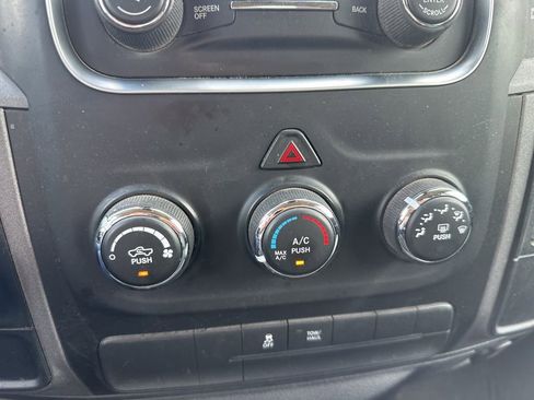 Used 2015 RAM 1500 Express RWD image 16