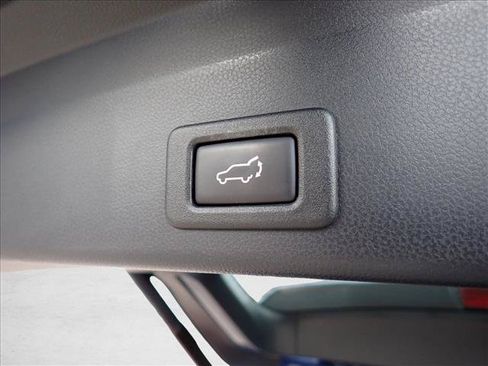 Used 2019 Subaru Ascent Touring AWD/4WD image 9