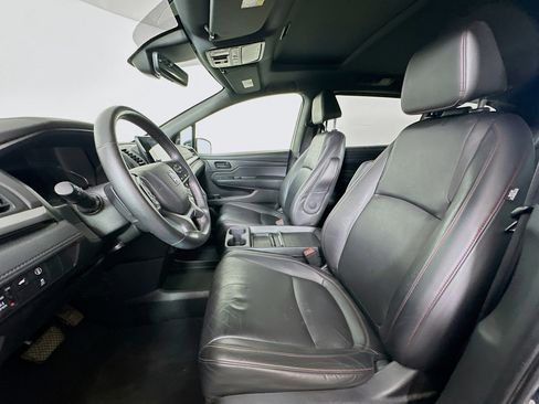 Used 2023 Honda Odyssey Sport image 13