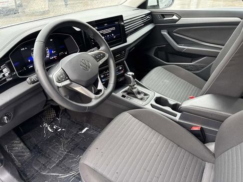 Certified 2025 Volkswagen Jetta S image 12