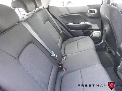 Used 2024 Hyundai Venue SE FWD image 31