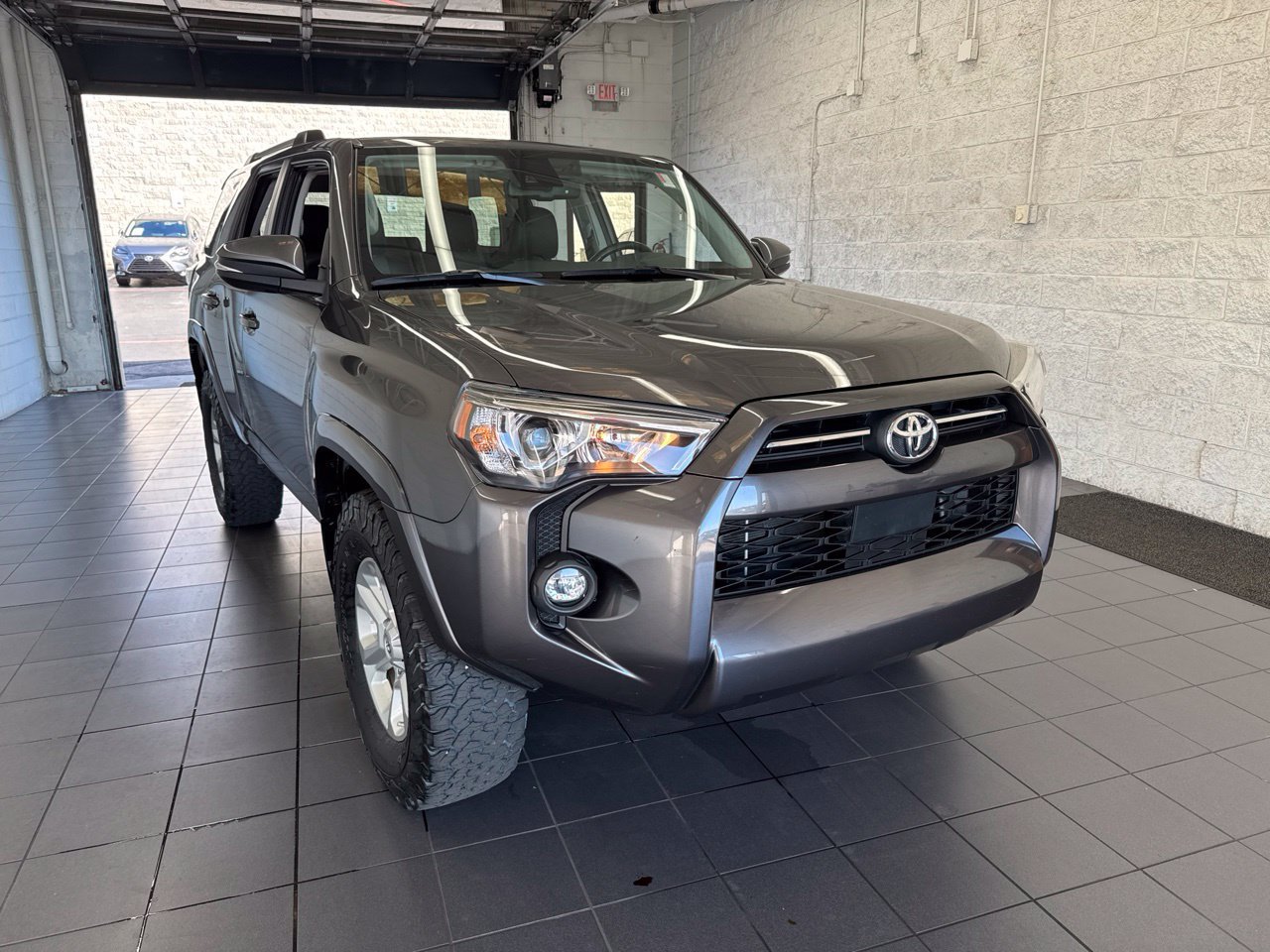 Used 2023 Toyota 4Runner SR5 Premium w/ Moonroof Package AWD/4WD image 2