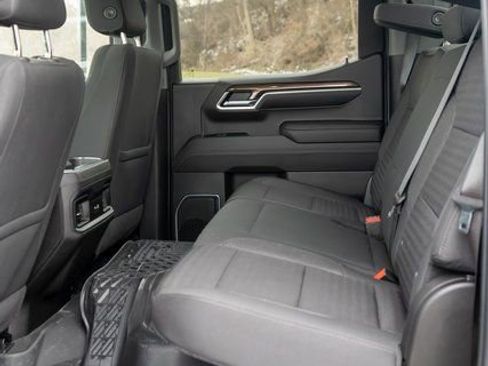 Used 2022 Chevrolet Silverado 1500 RST w/ Z71 Off-Road Package image 11