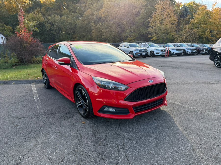 Used 2016 Ford Focus ST w/ Equipment Group 401A FWD image 10