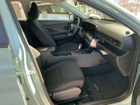 New 2026 Hyundai Kona SE image 18