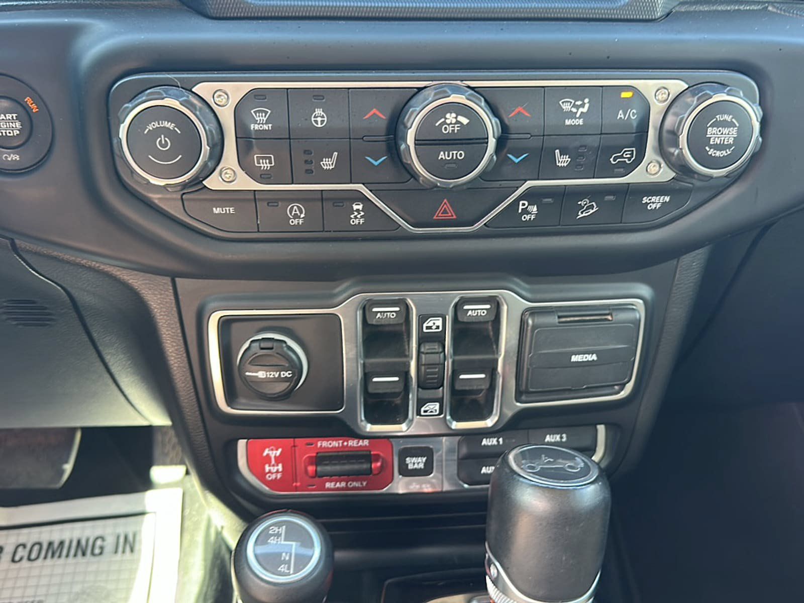 Used 2018 Jeep Wrangler Unlimited Rubicon AWD/4WD image 19