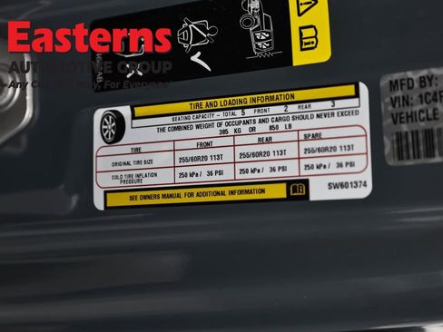 Used 2025 Jeep Wrangler Unlimited Sahara AWD/4WD image 34