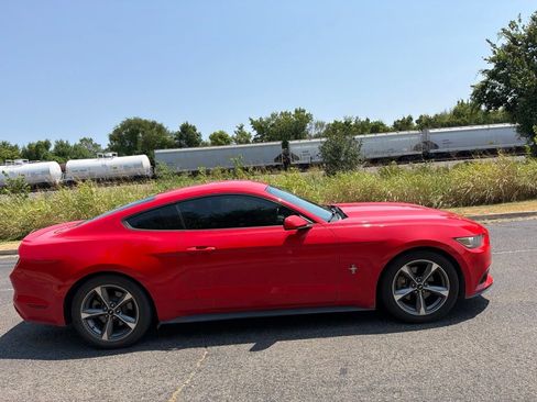 Used 2016 Ford Mustang Coupe w/ Equipment Group 051A RWD image 4