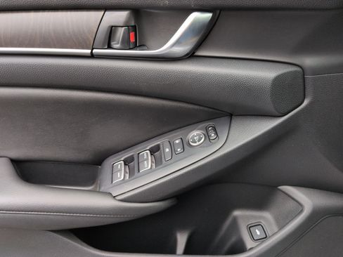 Used 2019 Honda Accord EX image 23