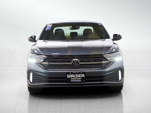 Used 2023 Volkswagen Jetta Sport image 8