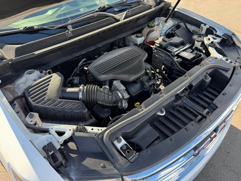 Used 2020 GMC Acadia SLT FWD image 26
