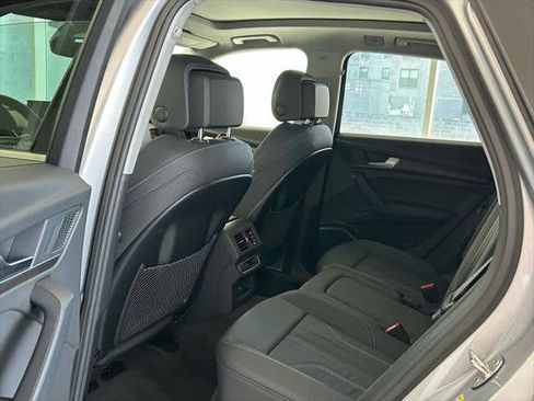 Certified 2025 Audi Q5 2.0T Premium Plus image 17