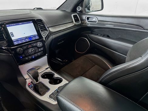 Used 2020 Jeep Grand Cherokee SRT image 25