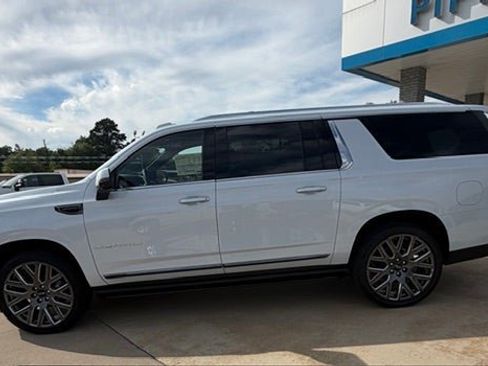 New 2026 GMC Yukon XL Denali Ultimate image 4