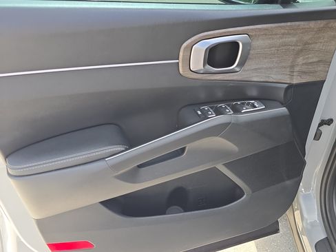 Certified 2022 Kia Sorento S AWD/4WD image 17