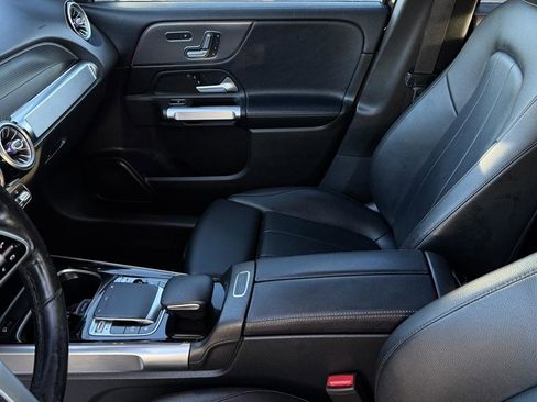 Used 2020 Mercedes-Benz GLB 250 4MATIC image 14