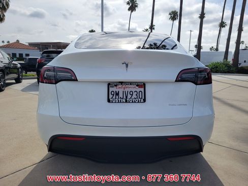 Used 2024 Tesla Model Y Long Range image 5