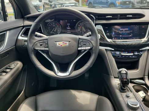 Used 2020 Cadillac XT6 Premium Luxury AWD/4WD image 12