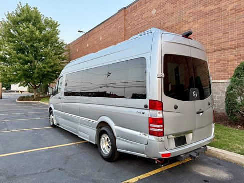 Used 2017 Mercedes-Benz Sprinter 3500 image 4