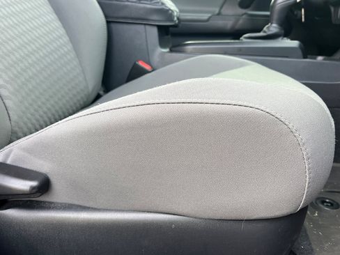 Used 2022 Toyota Tacoma SR image 22