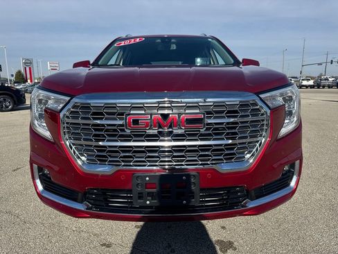 Used 2024 GMC Terrain Denali w/ Denali Premium Package image 11