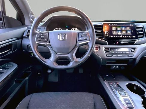 Certified 2024 Honda Ridgeline Sport image 9