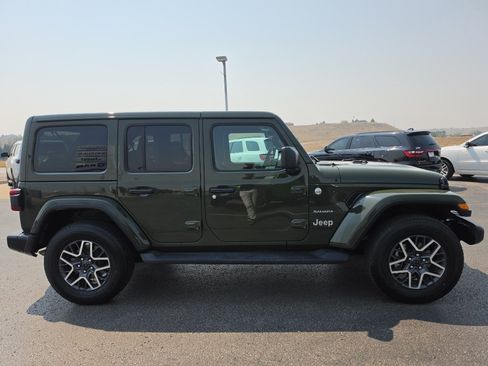 Used 2024 Jeep Wrangler Unlimited Sahara w/ Technology Group AWD/4WD image 4