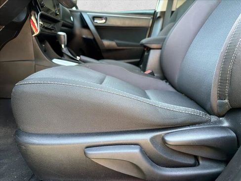 Used 2018 Toyota Corolla LE FWD image 14
